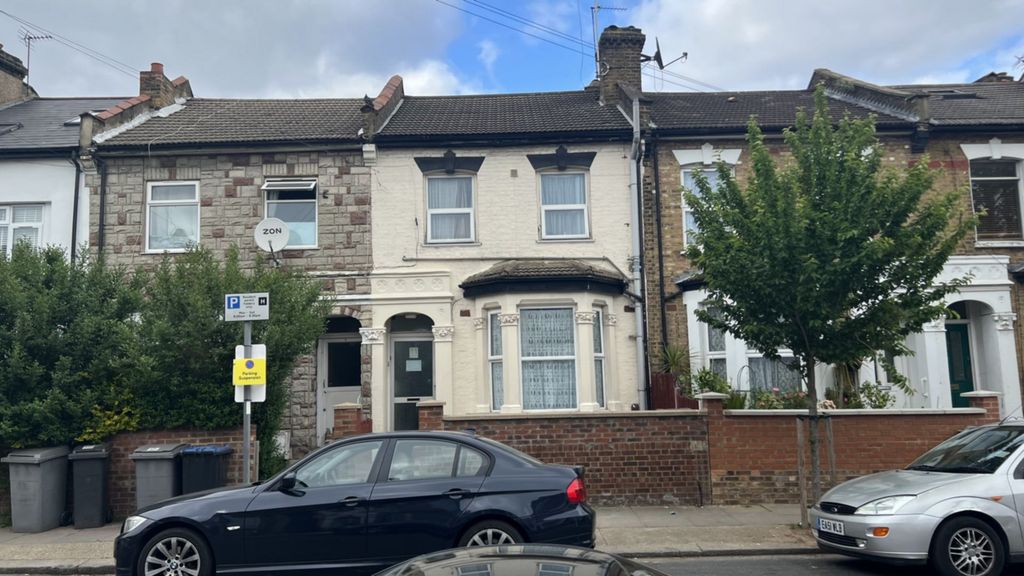 Property photo 1 of 7 Photo 7