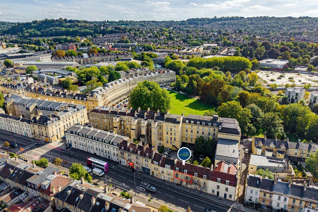 Property photo 1 of 19 Flat 3, 13 St George's Place, City Centre, Bath BA