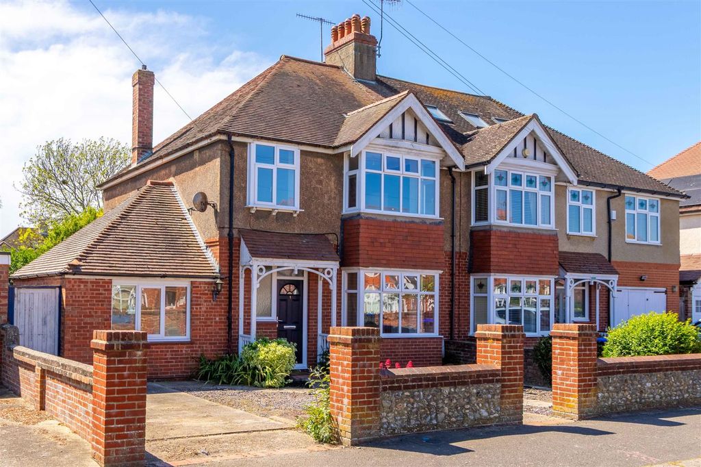 Property photo 1 of 17 Shermanbury-22B.Jpg