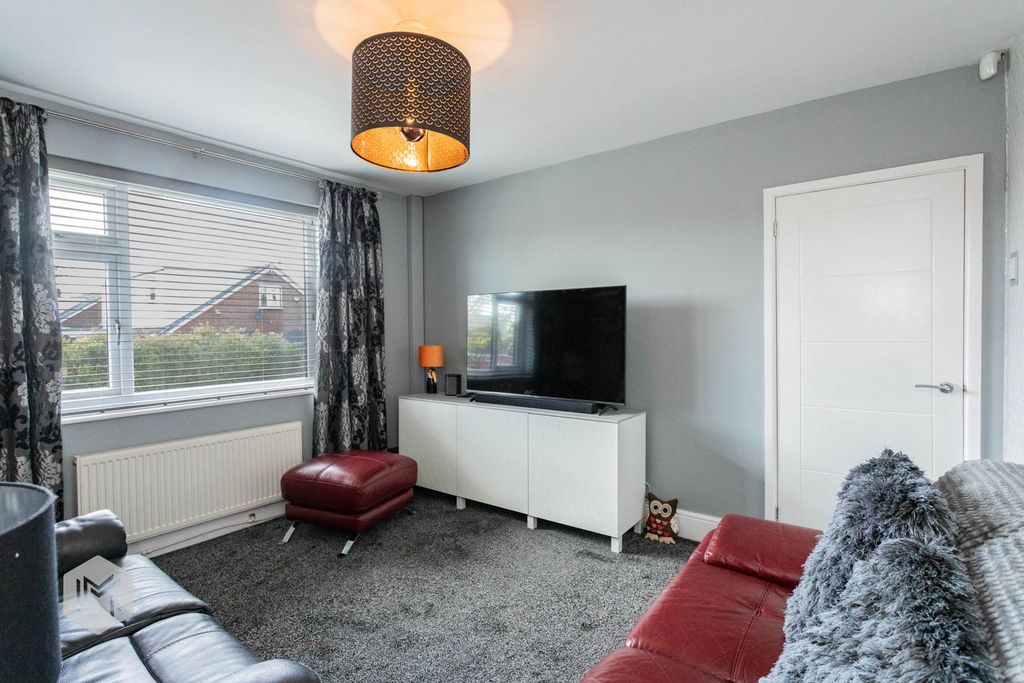 Property photo 3 of 31 Photograph