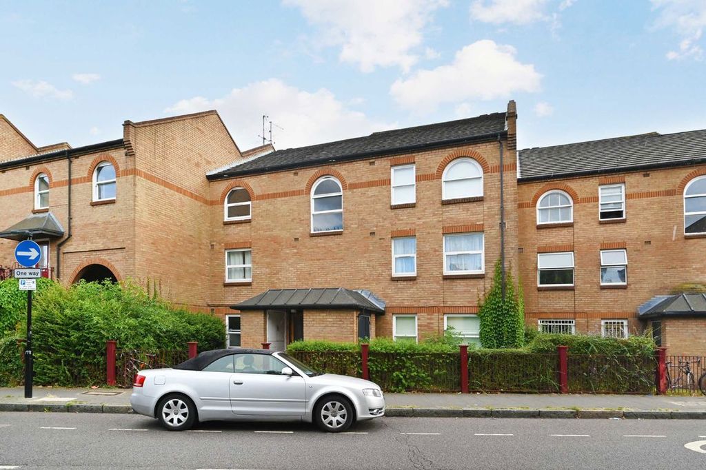 Property photo 1 of 9