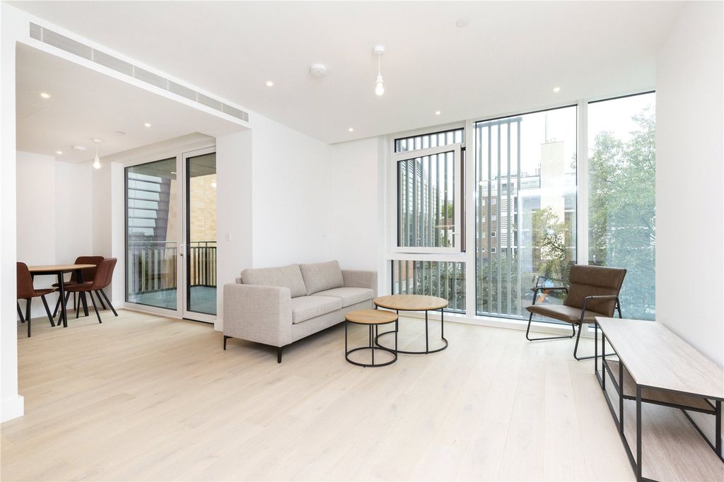 Property photo 1 of 15 Reception