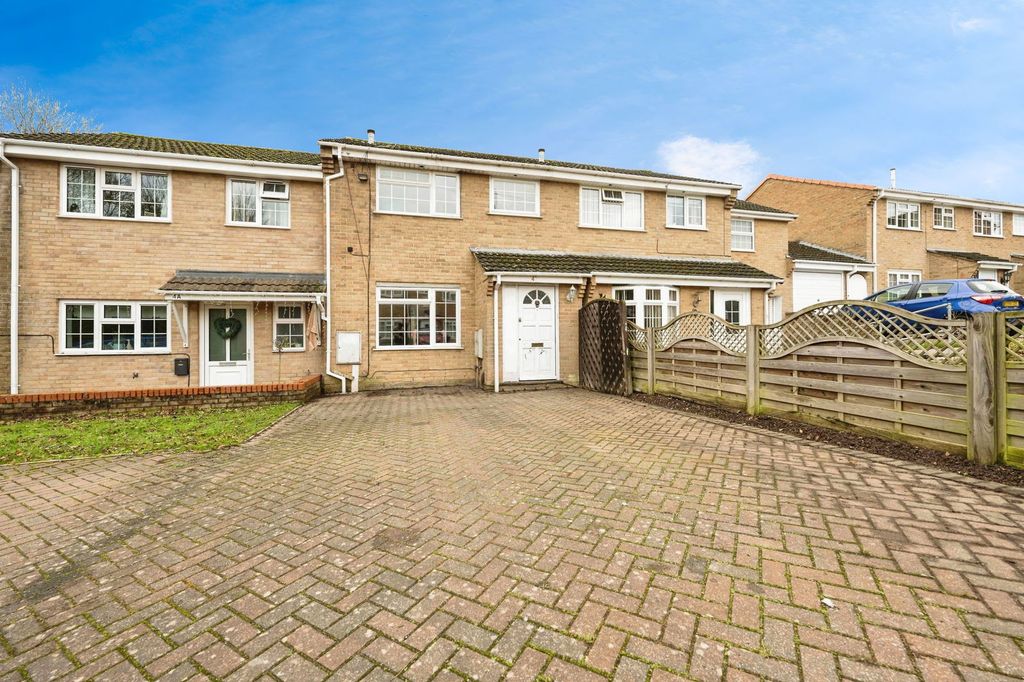 Property photo 1 of 9