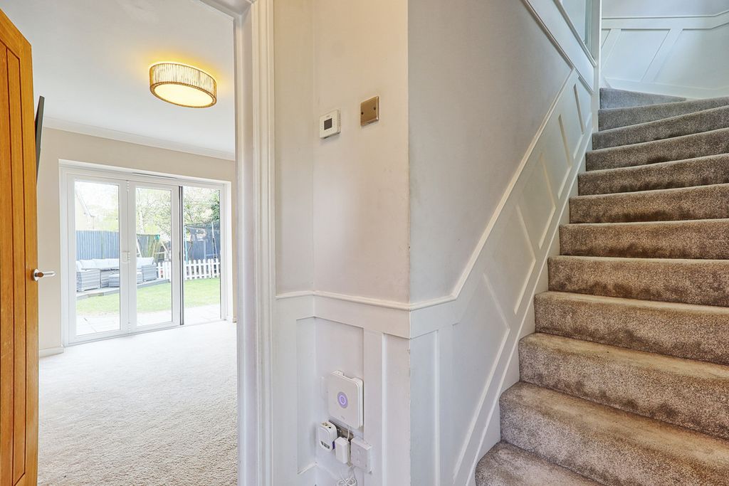 Property photo 3 of 31