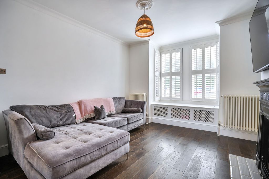 Property photo 2 of 17