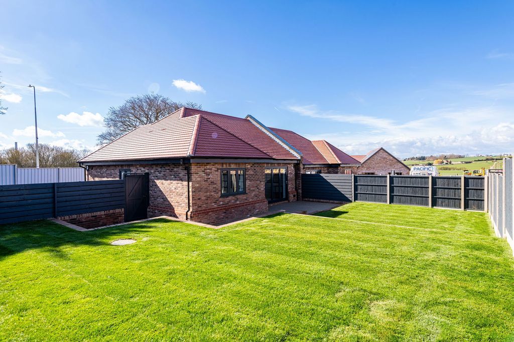 Property photo 1 of 34