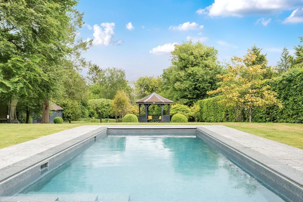 Property photo 3 of 34 Swimming Pool