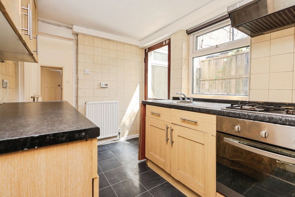Property photo 3 of 16 Pbox-Img.Jpg
