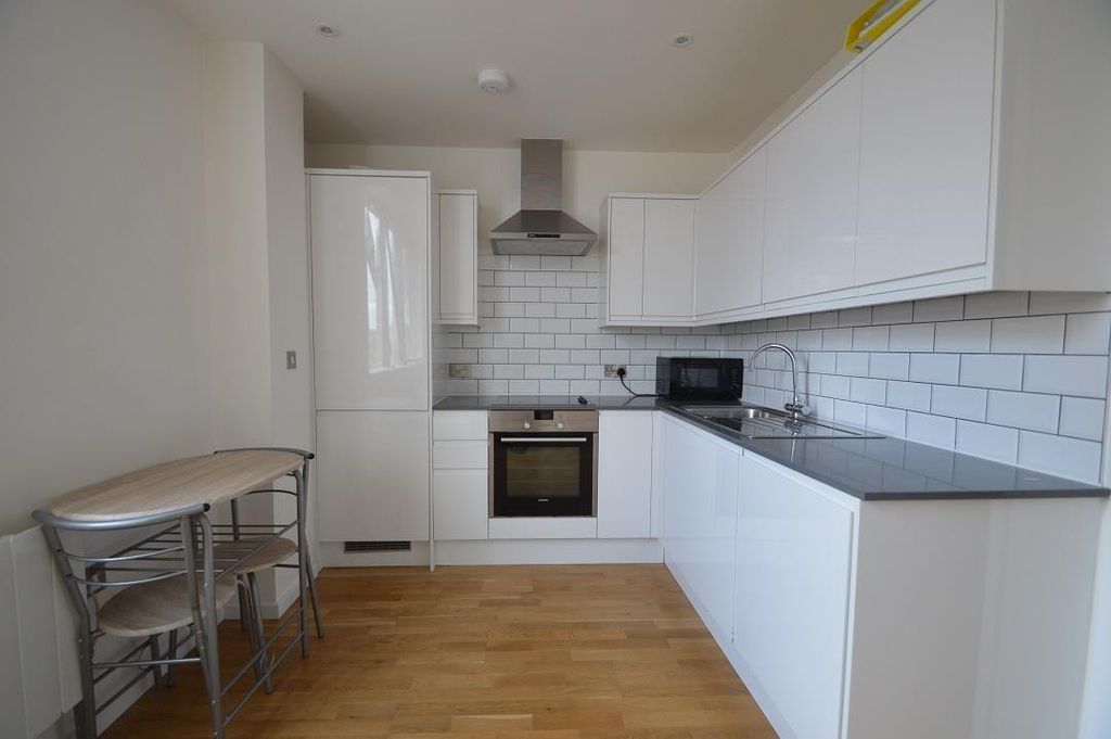 Property photo 2 of 7 Kitchen