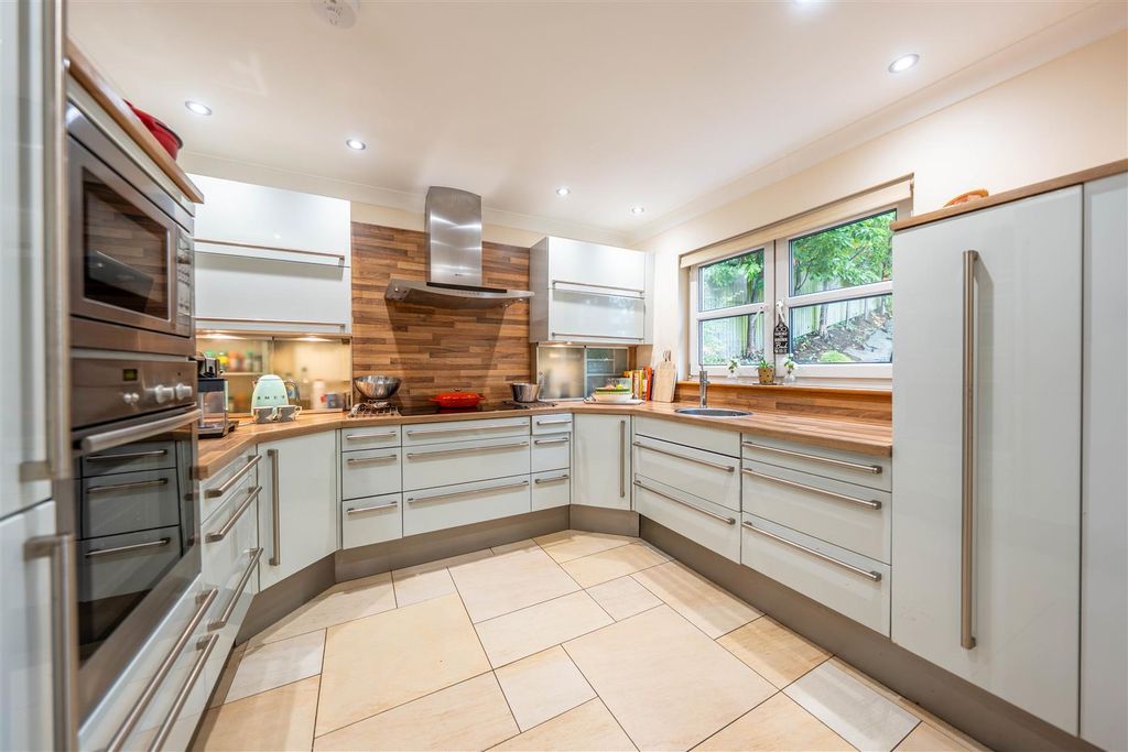 Property photo 3 of 45 Dsc06581-Hdr.Jpg