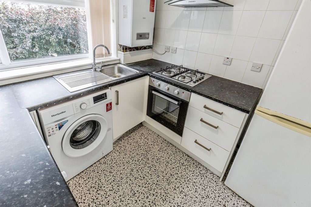 Property photo 3 of 12