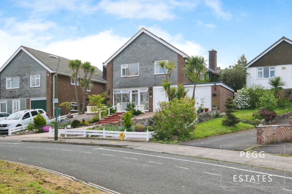 Property photo 1 of 36