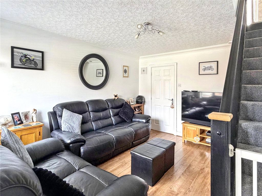 Property photo 3 of 17 Picture No. 02