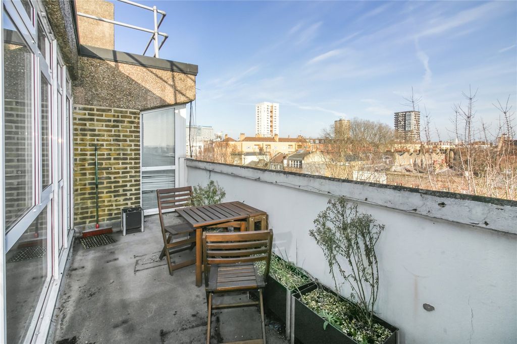 Property photo 3 of 22 Balcony