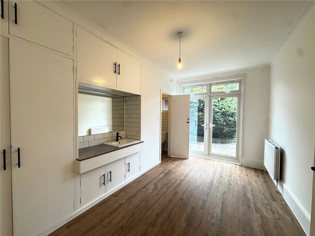 Property photo 3 of 10 Picture No. 01