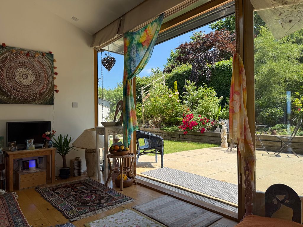 Property photo 1 of 24 Lounge View 2