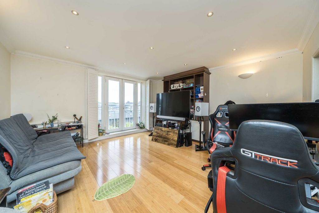 Property photo 2 of 5