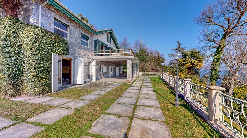 Property photo 3 of 174