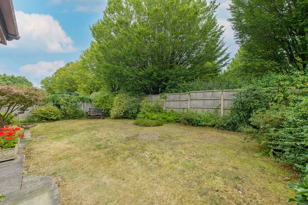 Property photo 3 of 23 Garden