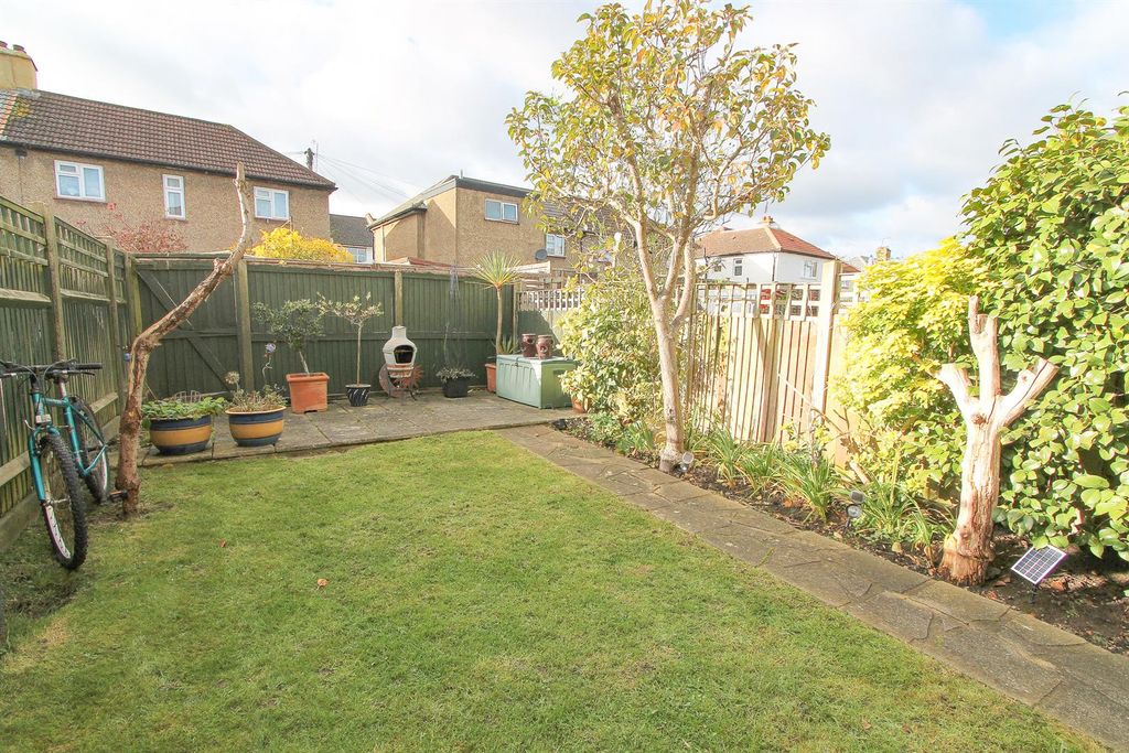 Property photo 2 of 15 Garden B.Jpg