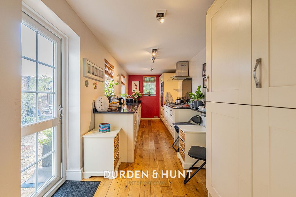 Property photo 2 of 26