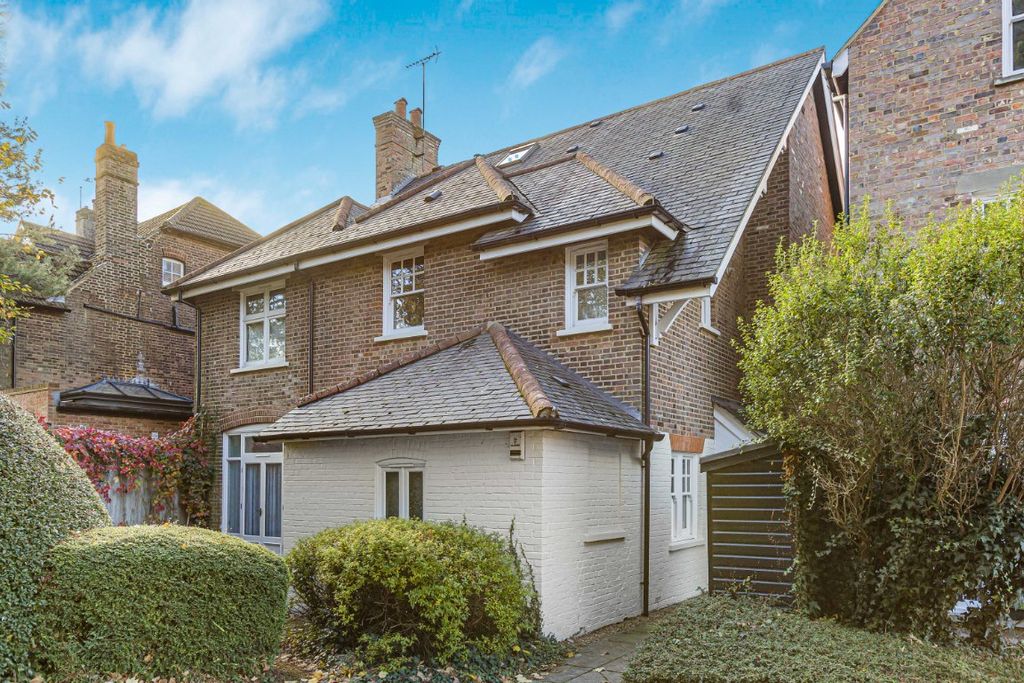 Property photo 1 of 11