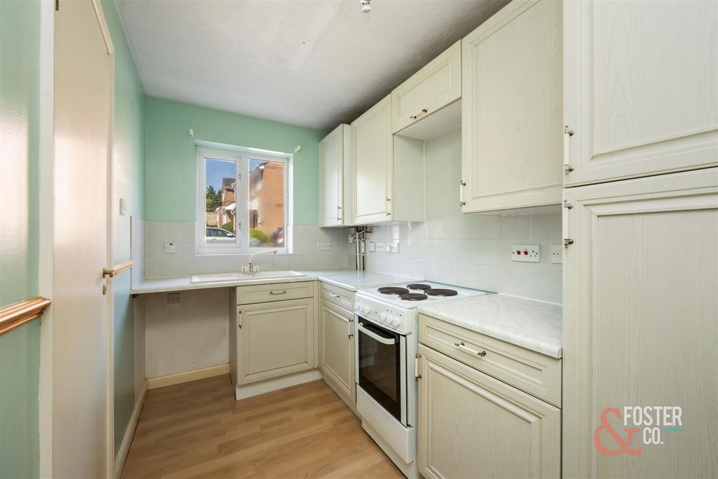 Property photo 3 of 25 Crest Way, 95-011.Jpg