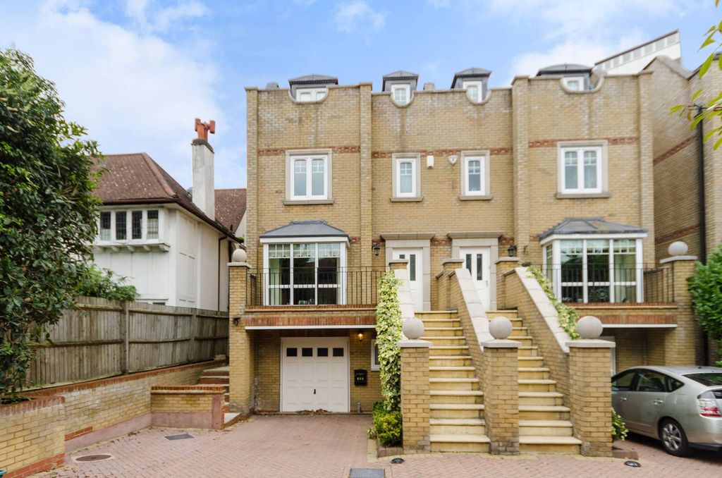 Property photo 2 of 18