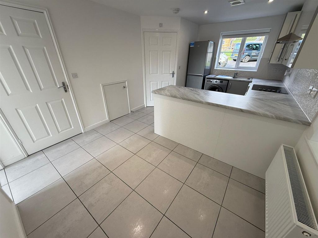 Property photo 3 of 14 4E401Bcb-6Fb3-4584-9335-0B047766A7Ea.Jpg