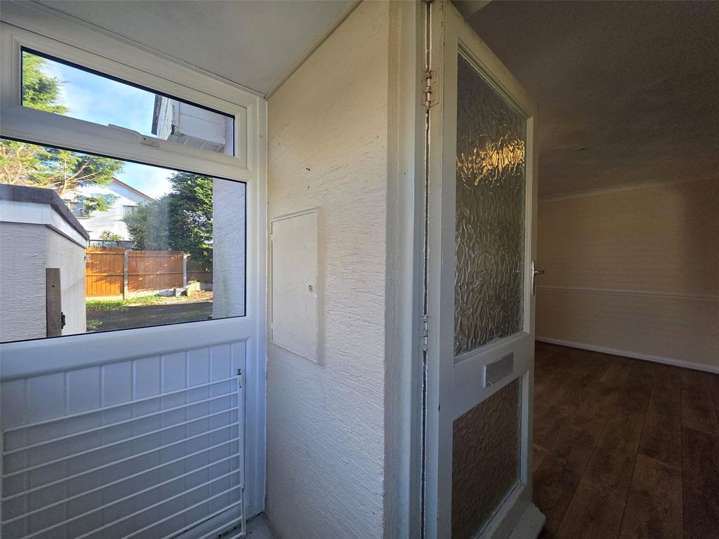 Property photo 2 of 27 Picture No. 10