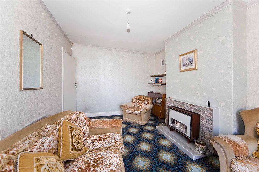 Property photo 3 of 18