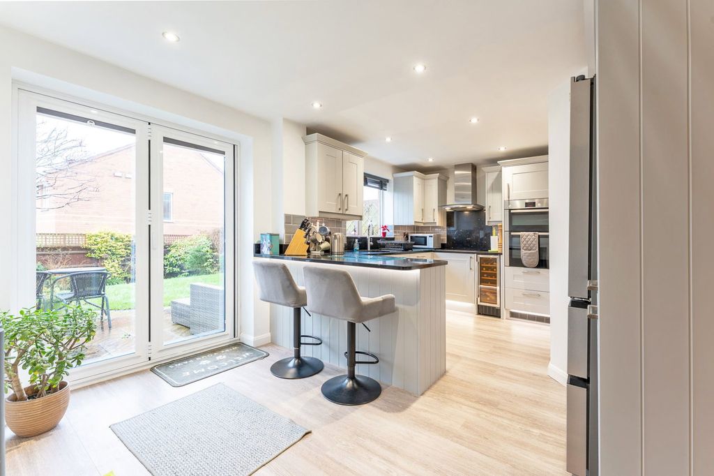 Property photo 2 of 22