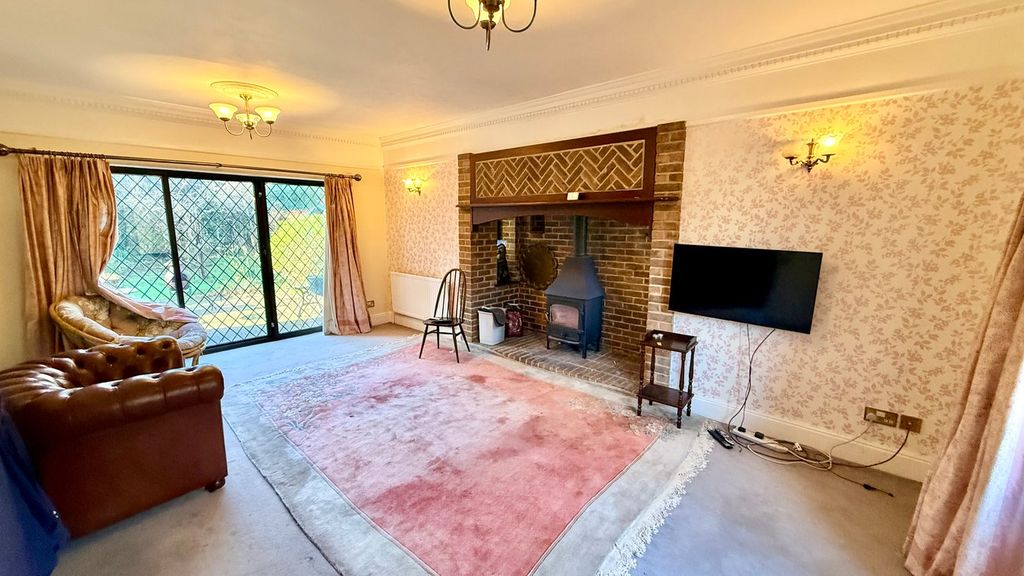 Property photo 2 of 26