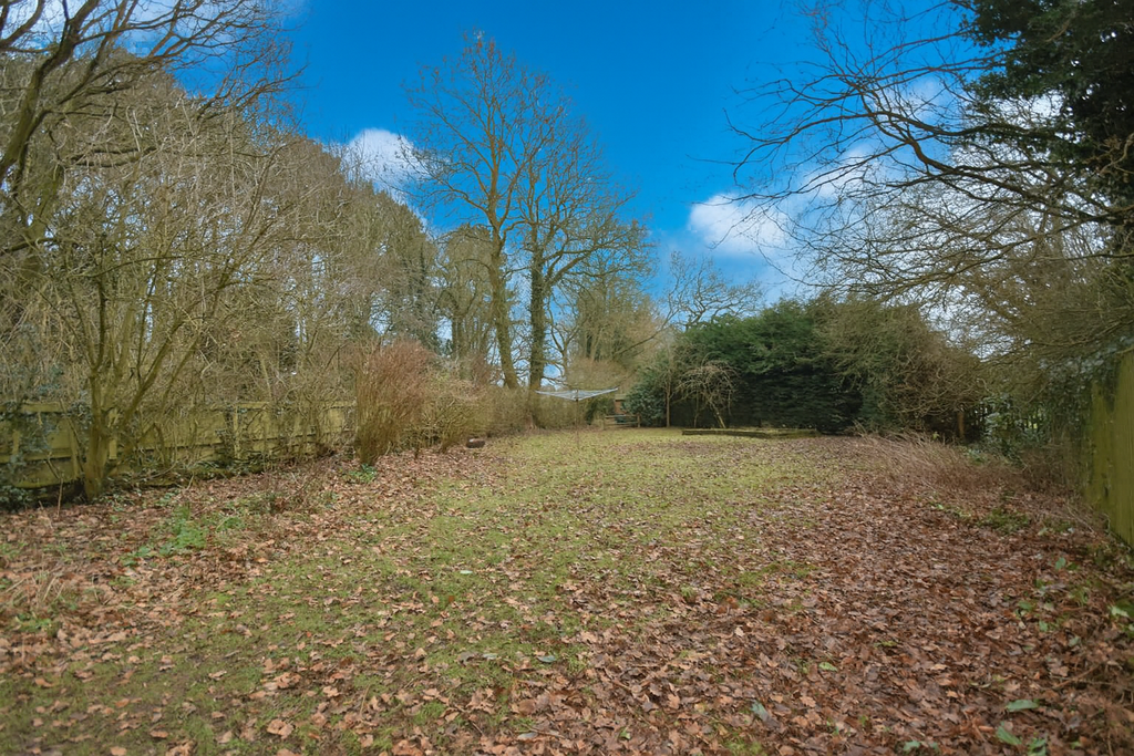 Property photo 2 of 14 Garden