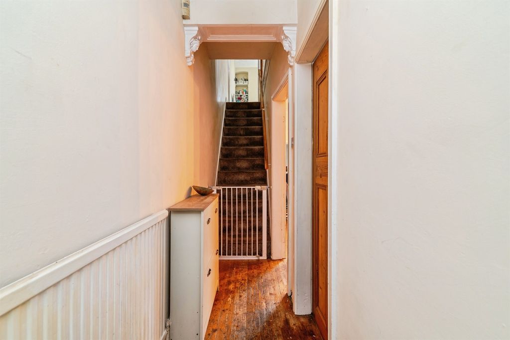 Property photo 1 of 2