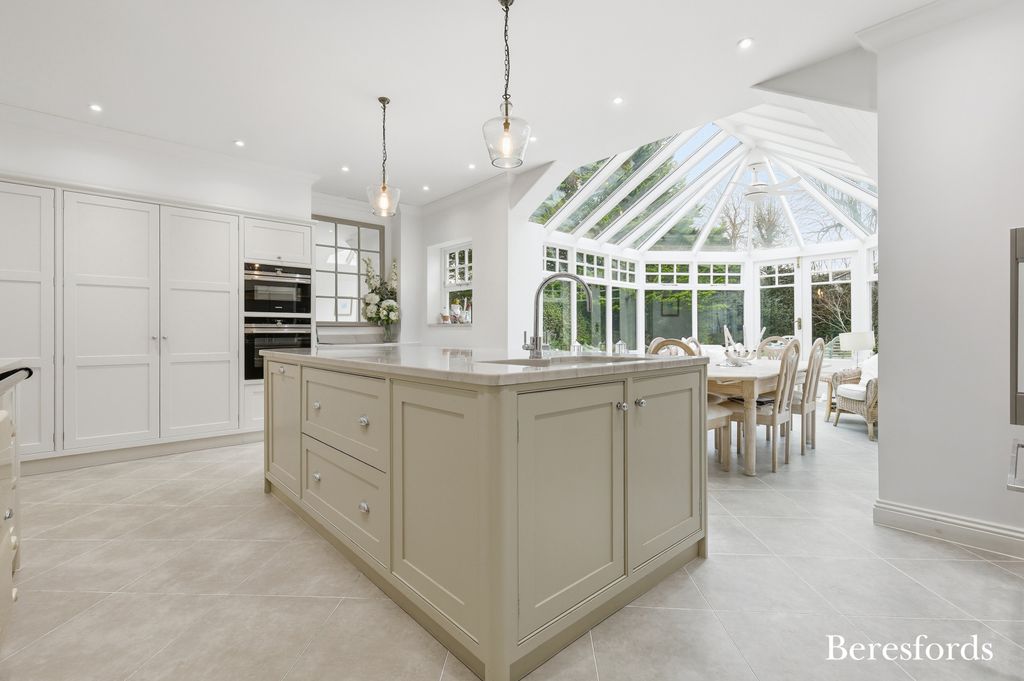 Property photo 2 of 46 Picture No. 25