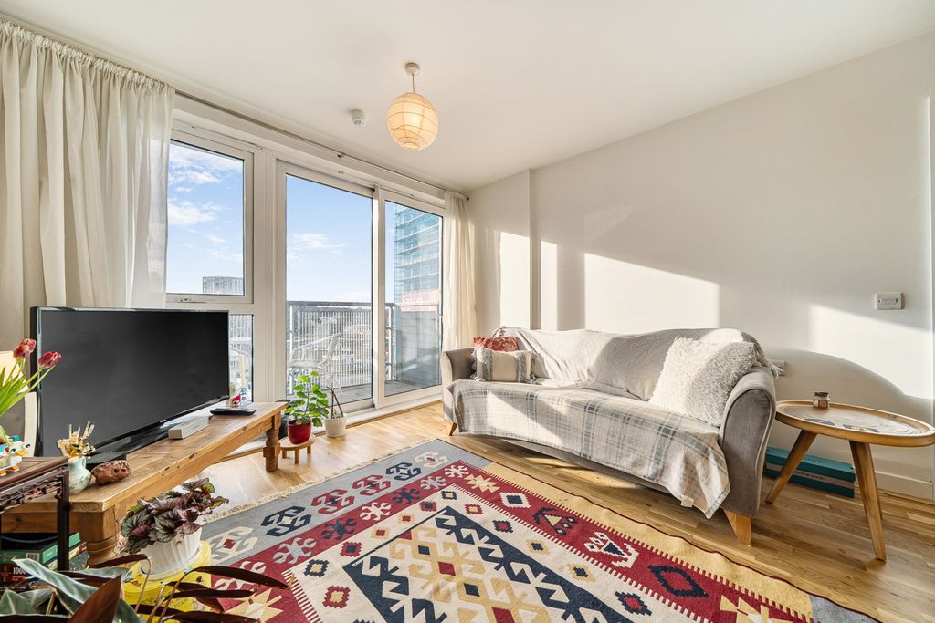 Property photo 1 of 20 Reception