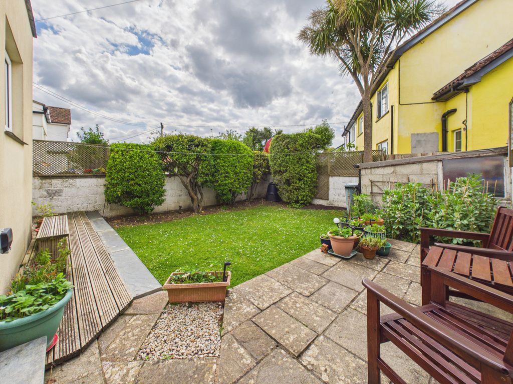 Property photo 2 of 18