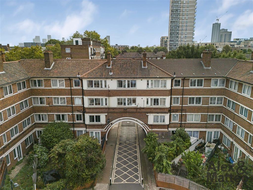 Property photo 1 of 15 Arnold Estate