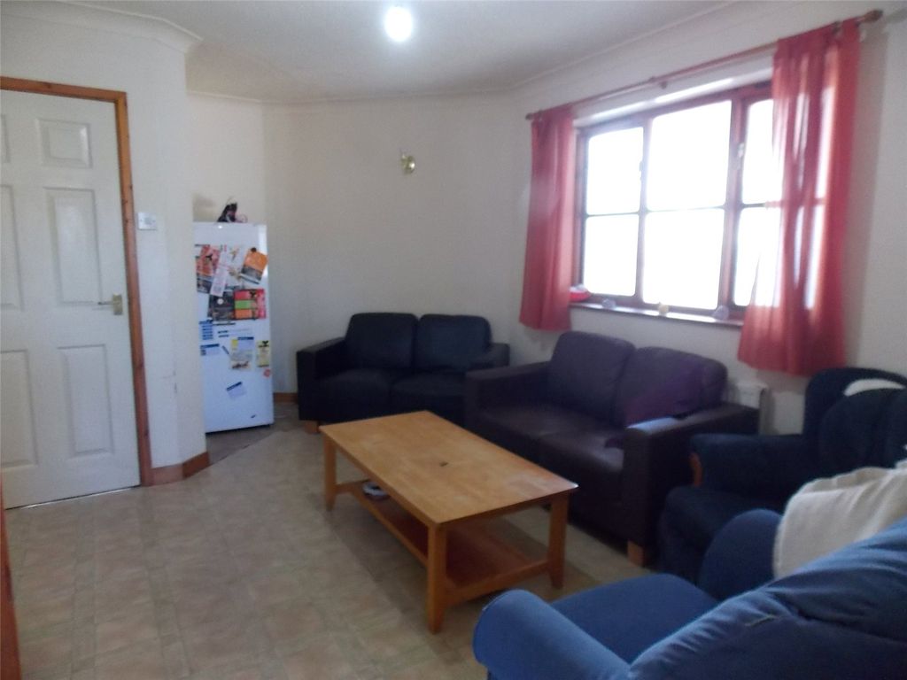 Property photo 3 of 12 Picture No. 04