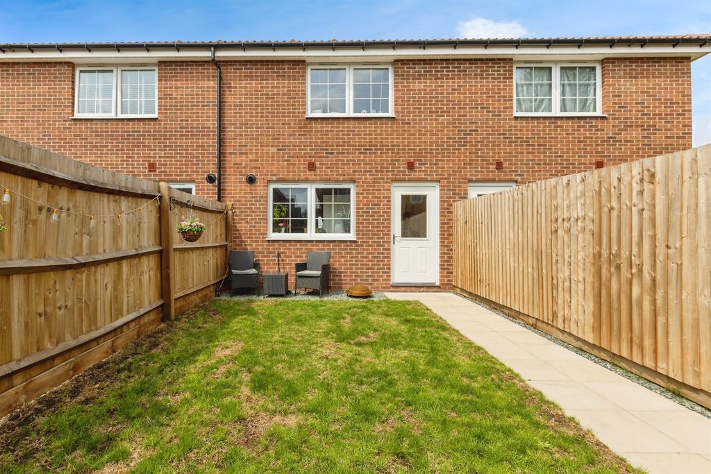 Property photo 2 of 17