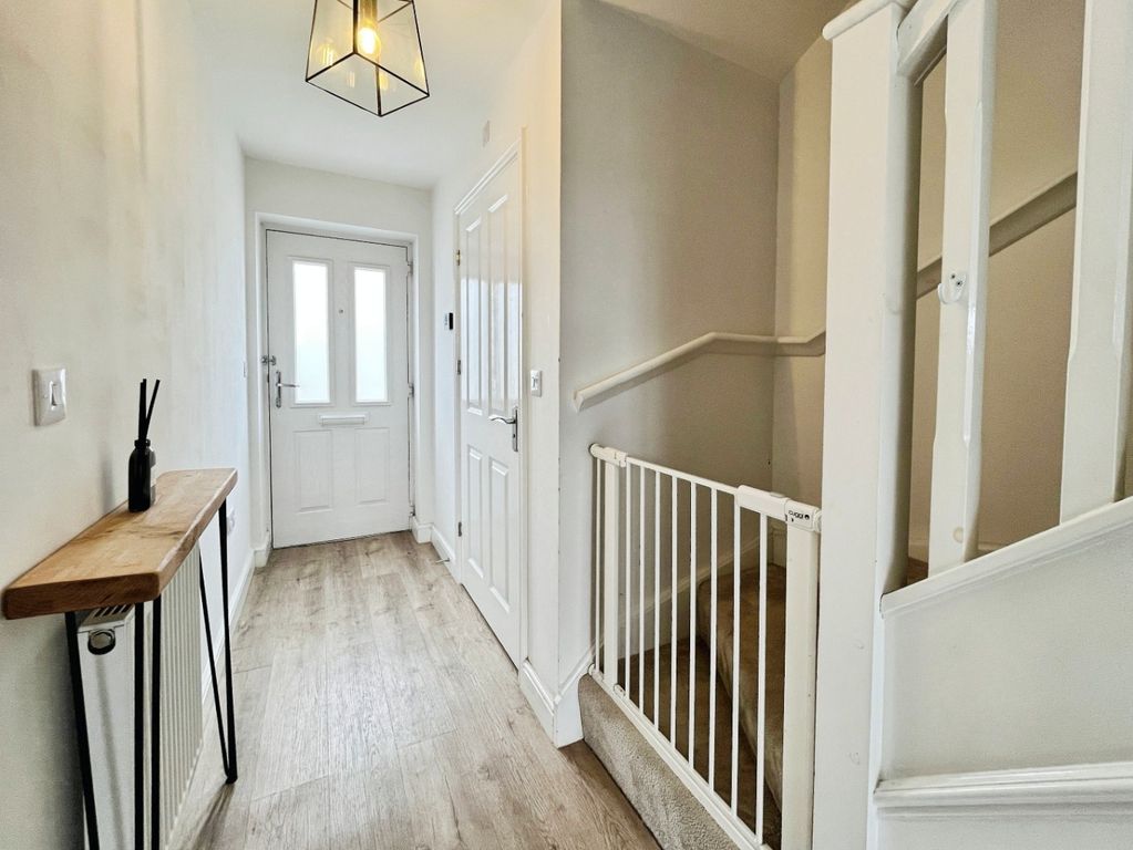 Property photo 2 of 17 4338514