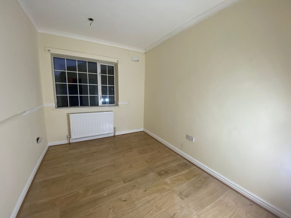 Property photo 2 of 6 Gallery