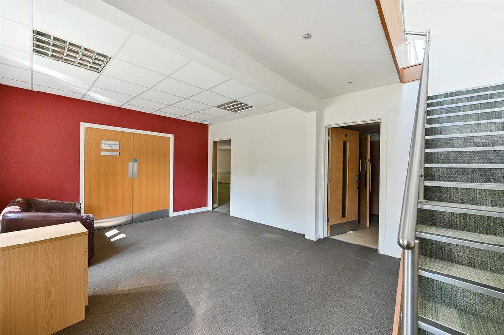 Property photo 2 of 22