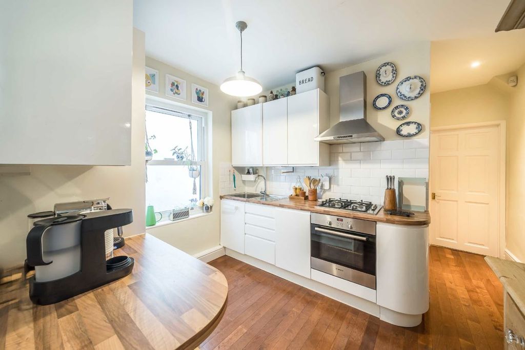 Property photo 3 of 8