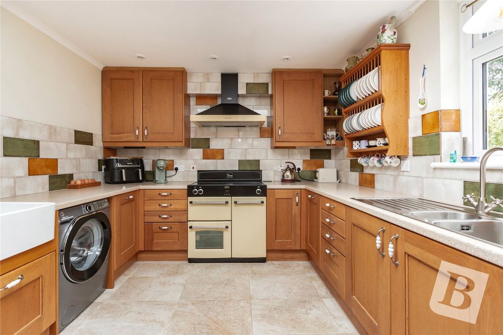 Property photo 3 of 36 Kitchen