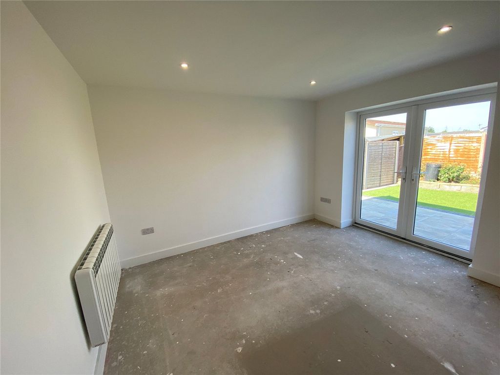 Property photo 2 of 19 Picture No. 37