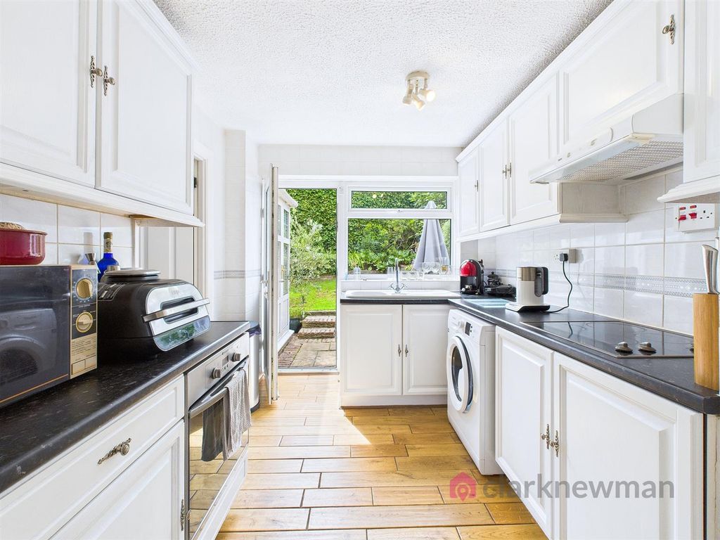 Property photo 2 of 15 Kitchen
