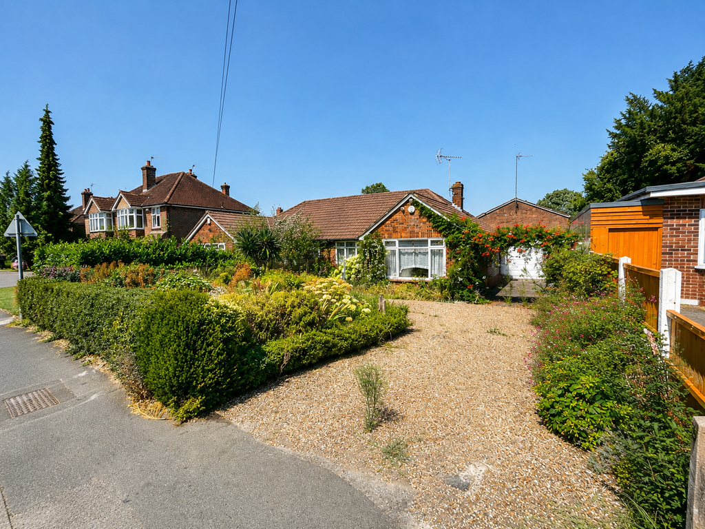 Property photo 1 of 13 3 Bed Bungalow In Prime Location