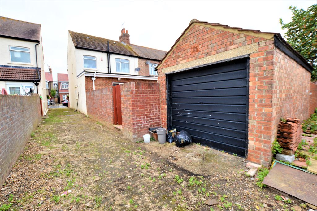 Property photo 3 of 23